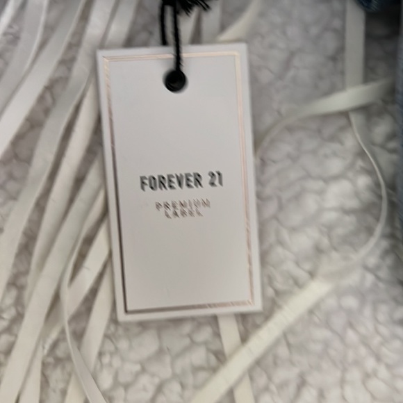 NWT Forever 21 Women’s Fringe Medium Denim Jacket/Trucker Sz Small - Picture 5 of 9